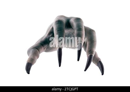 Main de monstre effrayant avec des griffes noires isolées sur fond blanc avec chemin de découpage Banque D'Images