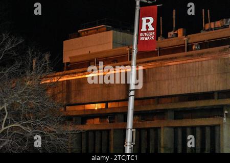 Newark, États-Unis. 13 décembre 2023. Université Rutgers - Campus de Newark photographié à Newark. L'administration Biden a ouvert une enquête à l'Université Rutgers - Newark Campus à Newark, New Jersey qui est maintenant sur la liste des écoles sous contrôle fédéral depuis le début de la guerre Israël-Hamas en octobre 2023. Crédit : SOPA Images Limited/Alamy Live News Banque D'Images