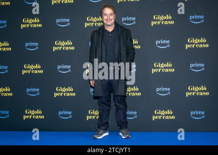 L'acteur italien Corrado Guzzanti lors du photocall pour la présentation de la série italienne sur Amazon Prime Video, 'Gigolo per caso' à Rome sur 12.12.2023 Banque D'Images