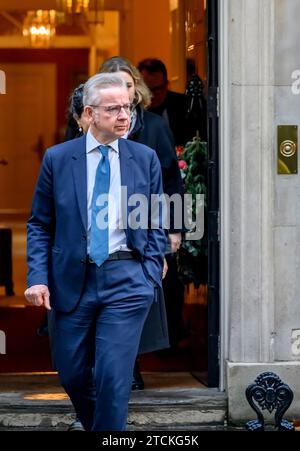 Michael Gove, député (avec Surrey Heath - secrétaire d'État chargé du nivellement, du logement et des collectivités ; ministre des relations intergouvernementales) à Downin Banque D'Images