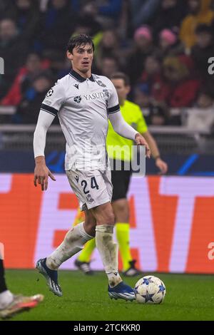 Robin le Normand (Real Sociedad) lors du match de l'UEFA Champions League 2023 2024 entre l'Inter 0-0 Real Sociedad au stade Giuseppe Meazza le 12 décembre 2023 à Milan, Italie. Crédit : Maurizio Borsari/AFLO/Alamy Live News Banque D'Images