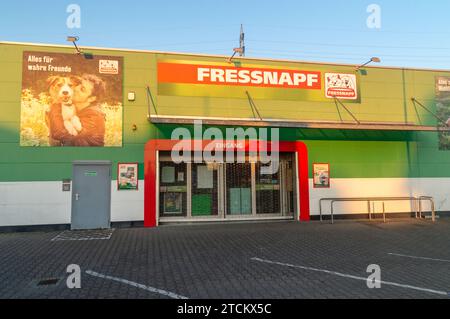 Hanau, Allemagne - 26 juin 2023 : magasin Fressnapf avec des produits pour animaux. Banque D'Images