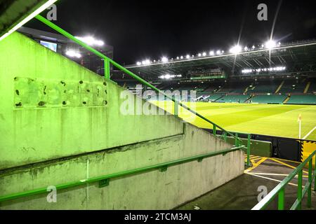 GLASGOW - vue intérieure du Celtic Park avant le match de groupe E de l'UEFA Champions League entre le Celtic FC et le Feyenoord au Celtic Park le 13 décembre 2023 à Glasgow, en Écosse. ANP OLAF KRAAK crédit : ANP/Alamy Live News Banque D'Images