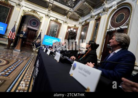 Washington, États-Unis. 13 décembre 2023. Le président AMÉRICAIN Joe Biden prononce une allocution lors de la réunion du Conseil consultatif national sur les infrastructures à la Maison Blanche à Washington le 13 décembre 2023. Photo de Yuri Gripas/ABACAPRESS.COM crédit : Abaca Press/Alamy Live News Banque D'Images