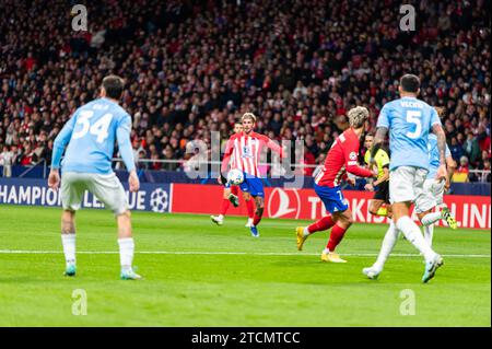 Madrid, Madrid, Espagne. 13 décembre 2023. Le match de football de Ligue des Champions entre l'Atletico Madrid et le Latium au stade Metropolitano de Madrid, Espagne. (Image de crédit : © Alberto Gardin/ZUMA Press Wire) USAGE ÉDITORIAL SEULEMENT! Non destiné à UN USAGE commercial ! Crédit : ZUMA Press, Inc./Alamy Live News Banque D'Images