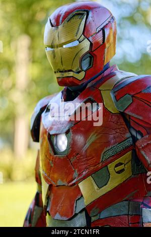 Un cosplayer masculin habillé en Iron Man de la franchise de films Marvel comics Banque D'Images