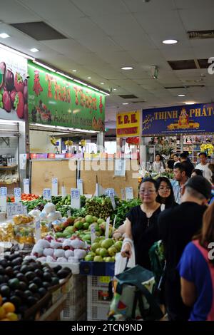 Épicerie asiatique fruits et légumes dans le BKK International Fast Food Centre communauté chinoise vietnamienne multiculturelle à Cabramatta, dans l'ouest de Sydney Banque D'Images