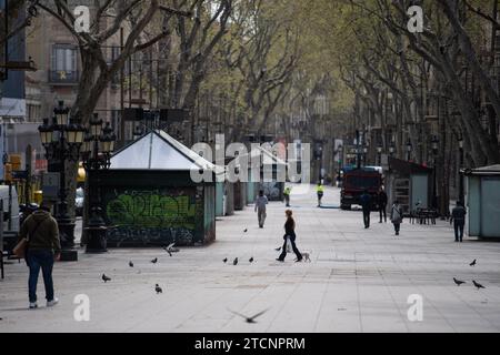 Barcelone, 03/18/2020. Confinement pendant l’état d’alarme dû au risque de contagion du coronavirus Covid 19. Dans l'image, Las Ramblas. Photos Ines Baucells. Archdc. Crédit : Album / Archivo ABC / Inés Baucells Banque D'Images