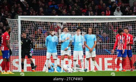 Madrid, Espagne. 13 décembre 2023. Les joueurs du SS Lazio lors du match de la Ligue des champions de l'UEFA, Groupe E, entre l'Atletico de Madrid et le SS Lazio ont joué au stade Civitas Mertropolitano le 13 décembre 2023 à Madrid, en Espagne. (Photo Bagu Blanco/PRESSINPHOTO) crédit : PRESSINPHOTO SPORTS AGENCY/Alamy Live News Banque D'Images