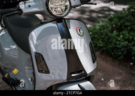 HCMC, VN - décembre 2023. Moto Vespa GTS TuperTech 300 Banque D'Images