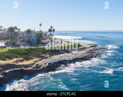 Images de drone de la Jolla California par une journée ensoleillée d'été. Banque D'Images