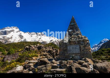 Monument à ceux qui sont morts dans le parc, Aoraki Mount Cook National Park, Île du Sud, Nouvelle-Zélande Banque D'Images