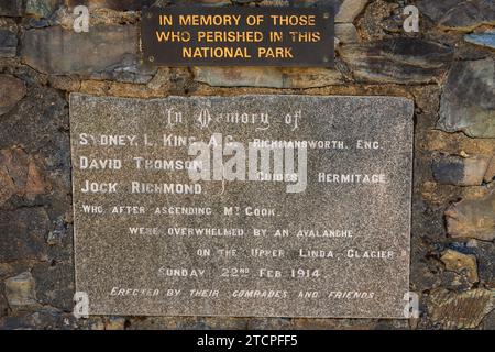 Monument à ceux qui sont morts dans le parc, Aoraki Mount Cook National Park, Île du Sud, Nouvelle-Zélande Banque D'Images