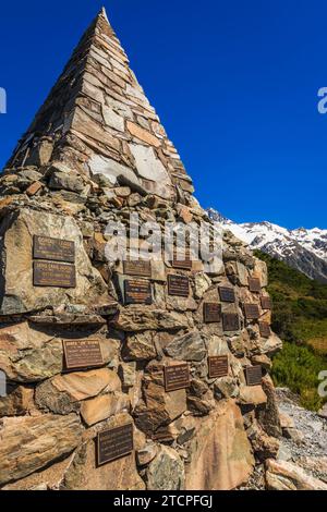 Monument à ceux qui sont morts dans le parc, Aoraki Mount Cook National Park, Île du Sud, Nouvelle-Zélande Banque D'Images