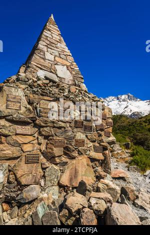 Monument à ceux qui sont morts dans le parc, Aoraki Mount Cook National Park, Île du Sud, Nouvelle-Zélande Banque D'Images