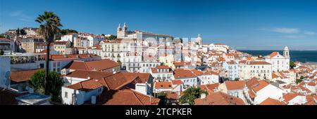 Vue panoramique de la vieille ville de Lisbonne (Alfama), Portugal Banque D'Images