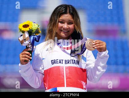 Photo du dossier datée du 4-08-2021 de Sky Brown. La superstar britannique de skateboard a remporté une médaille de bronze historique aux Jeux olympiques retardés de Tokyo 2020 et se rendra à Paris en tant que championne du monde en titre dans la catégorie parc. Encore seulement 15 ans, Brown n’a toujours pas abandonné l’espoir de représenter aussi Team GB dans l’épreuve olympique de surf à Tahiti. Date de publication : jeudi 14 décembre 2023. Banque D'Images