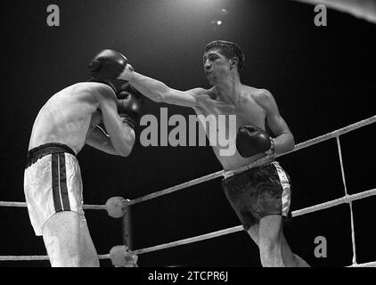 Photo du dossier datée du 19-01-1971 de Ken Buchanan. L'International Boxing Hall of Fame est décédé à l'âge de 77 ans en avril après une bataille contre la démence à la suite d'une longue carrière. Date de publication : jeudi 14 décembre 2023. Banque D'Images