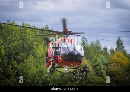 Entraînement au sauvetage par treuil de l'hélicoptère de sauvetage Christoph 62, à l'occasion du 50e anniversaire de la Luftrettung de la DRF. Le sauvetage de Banque D'Images