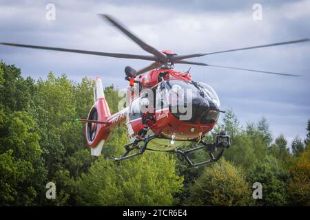 Entraînement au sauvetage par treuil de l'hélicoptère de sauvetage Christoph 62, à l'occasion du 50e anniversaire de la Luftrettung de la DRF. Le sauvetage de Banque D'Images