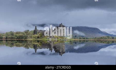 Kilchurn Castle, Loch Awe près d'Oban dans les Highlands écossais. Argyle et Bute célèbre château écossais près de Glencoe. Château historique en Écosse Banque D'Images