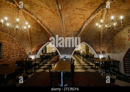 La salle à manger du 14e siècle dans le Mayfair Hotel Tunneln dans la vieille ville de Malmö, Suède. Banque D'Images