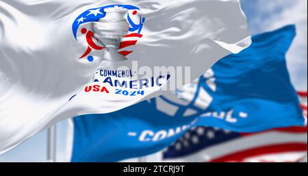 Miami, États-Unis, décembre 3 2023 : COPA America USA 2024 drapeau brandissant avec CONMEBOL et drapeaux américains. Illustration éditoriale 3d rendu d'illustration. Sélectif f Banque D'Images