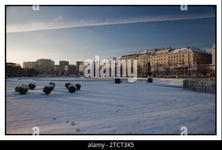 Palais du Belvédère en décembre neige, Autriche Banque D'Images