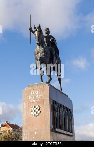 Statue du roi Tomislav, le premier roi de Croatie, devant la gare principale de Zagreb, en Croatie, par le sculpteur Robert Frangeš-Mihanović Banque D'Images