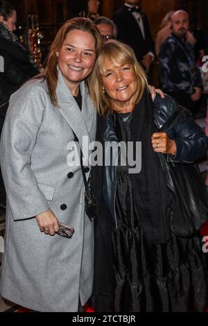 Linda Robson (à droite) assiste à la soirée presse pour la pantomime annuelle au London Palladium, qui est cette année « Peter Pan ». (Photo Brett Cove / SOPA Images/Sipa USA) Banque D'Images