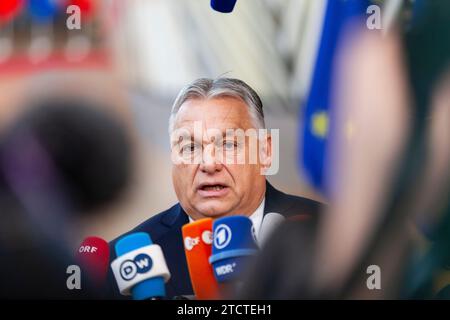 Bruxelles, Belgique. 14 décembre 2023. Nicolas Landemard/le Pictorium - Sommet européen à Bruxelles. 14-12-2023. - 14/12/2023 - Belgique/Bruxelles/Bruxelles - Viktor Orban. Arrivée des chefs d'Etat au sommet européen. Crédit : LE PICTORIUM/Alamy Live News Banque D'Images