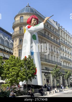 Statue géante de Yayoi Kusama à Paris, France Banque D'Images