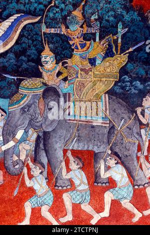 Complexe du palais royal. Peintures murales de scènes de la version khmère (Reamker) de l'épopée indienne classique Ramayana. Phnom Penh ; Cambodge. Banque D'Images