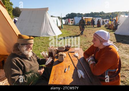 Angleterre, East Sussex, bataille, festival annuel de reconstitution de la bataille d'Hastings en octobre, Arrow Makers Banque D'Images