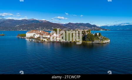 Vue aérienne des îles Borromées sur le lac majeur Banque D'Images