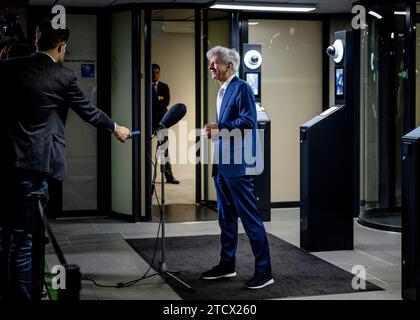 LA HAYE - l'informateur Ronald Plasterk s'adresse à la presse après une conversation avec Dilan Yesilgšz (VVD), Pieter Omtzigt (NSC), Geert Wilders (PVV) et Caroline van der Plas (BBB). Plasterk a invité les présidents du parti PVV, VVD, NSC ET BBB pour une interview. ANP REMKO DE WAAL netherlands Out - belgique Out Credit : ANP/Alamy Live News Banque D'Images