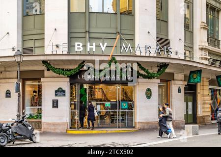 L'extérieur du grand magasin BHV sur la rue de Rivoli dans le quartier du Marais à Paris, France Banque D'Images