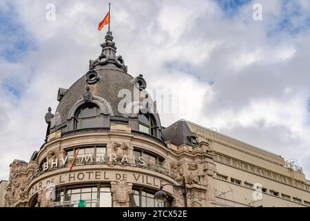 L'extérieur du grand magasin BHV sur la rue de Rivoli dans le quartier du Marais à Paris, France Banque D'Images