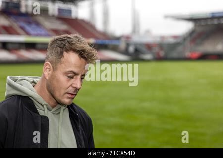 Cottbus, Allemagne. 14 décembre 2023. Le chanteur Alexander Knappe se tient en marge du Stadion der Freundschaft. Crédit : Frank Hammerschmidt/dpa/Alamy Live News Banque D'Images