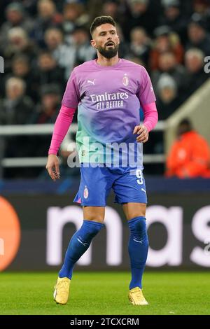 Newcastle, Royaume-Uni. 13 décembre 2023. L'attaquant de l'AC Milan Olivier Giroud (9) lors du match Newcastle United FC contre l'AC Milan UEFA Champions League Group F au St.James' Park, Newcastle, Royaume-Uni, le 13 décembre 2023 Credit : Every second Media/Alamy Live News Banque D'Images