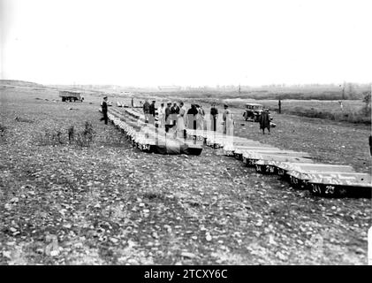 12/15/1939. Identification des cadavres de la guerre civile, au cimetière des martyrs à Torrejón de Ardoz. Crédit : Album / Archivo ABC Banque D'Images