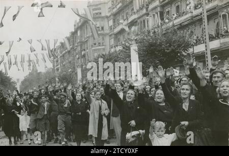 Bilbao, 06/19/1939. Les habitants de Bilbao défilent devant le caudillo Francisco Franco, dans les festivités du 2e anniversaire de la libération de Bilbao. Crédit : Album / Archivo ABC Banque D'Images