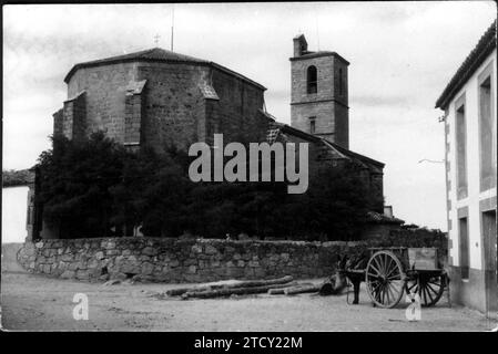 12/31/1949. Partie arrière de l'église paroissiale de San Esteban Protomártir, à Ceniientos (Madrid). Crédit : Album / Archivo ABC / ALBERTO Banque D'Images