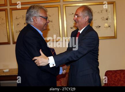 Madrid, 10/15/2009. Entretien avec Antonio Ledezma, maire de Caracas. À l'image de l'ancien président du gouvernement espagnol Felipe González. Crédit : Album / Archivo ABC / Ernesto Agudo Banque D'Images