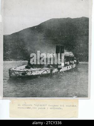 Santiago de Cuba (Cuba), 07/03/1898. Guerre cubaine. L'escadron de l'amiral Cervera succombe à l'escadron nord-américain de l'amiral Sampson. Sur l'image, le croiseur espagnol 'Oquendo' brûle après une bataille navale. Crédit : Album / Archivo ABC Banque D'Images