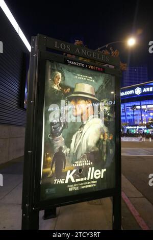Los Angeles, Californie, États-Unis 12 décembre 2023 Michael Fassbender le tueur affiche au centre-ville de Los Angeles le 12 décembre 2023 à Los Angeles, Californie, États-Unis. Photo de Barry King/Alamy stock photo Banque D'Images