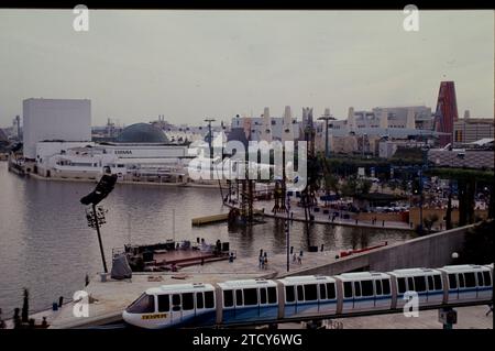 Séville, octobre 1992. Exposition universelle de Séville 1992. Dans l'image, le monorail. Crédit : Album / Archivo ABC / Gonzalo Cruz Banque D'Images