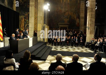 Barcelone, 01/12/2016. Inauguration du président du président de la Generalitat, Carles Puigdemont, au Palau de la Generalitat, accompagné de son épouse, Marcela Topor. Photo : Inés Baucells ARCHDC. Crédit : Album / Archivo ABC / Inés Baucells Banque D'Images