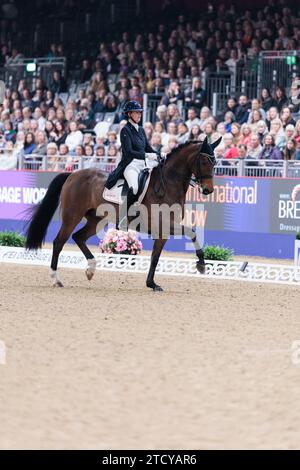 Jorinde Verwimp de Belgique avec charmer lors de la coupe du monde FEI dressage Freestyle au London International Horse Show le 14 décembre 2023, London Excel Centre, Royaume-Uni (photo de Maxime David - MXIMD Pictures) Banque D'Images