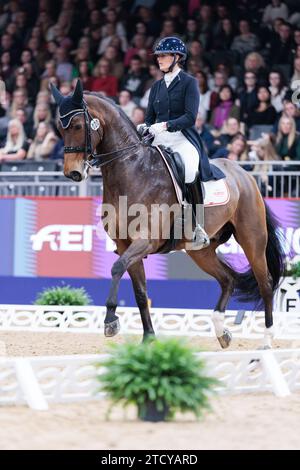 Jorinde Verwimp de Belgique avec charmer lors de la coupe du monde FEI dressage Freestyle au London International Horse Show le 14 décembre 2023, London Excel Centre, Royaume-Uni (photo de Maxime David - MXIMD Pictures) Banque D'Images